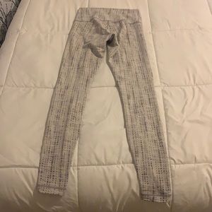 Lululemon leggings size 6